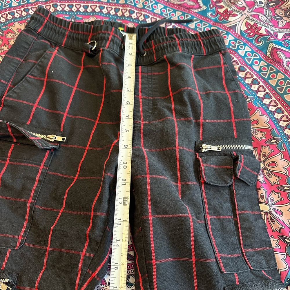 Hot Topic Black and Red Cargo Pants - Picture 6 of 7